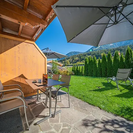 In Brixen Near Wilder Kaiser Gondola Бриксен-им-Тале